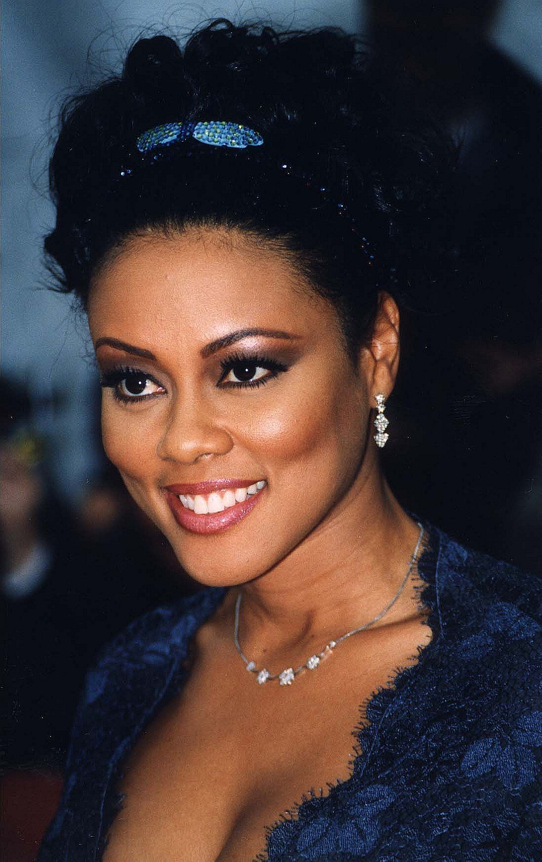 Lela Rochon Height, Age, Body Measurements, Wiki