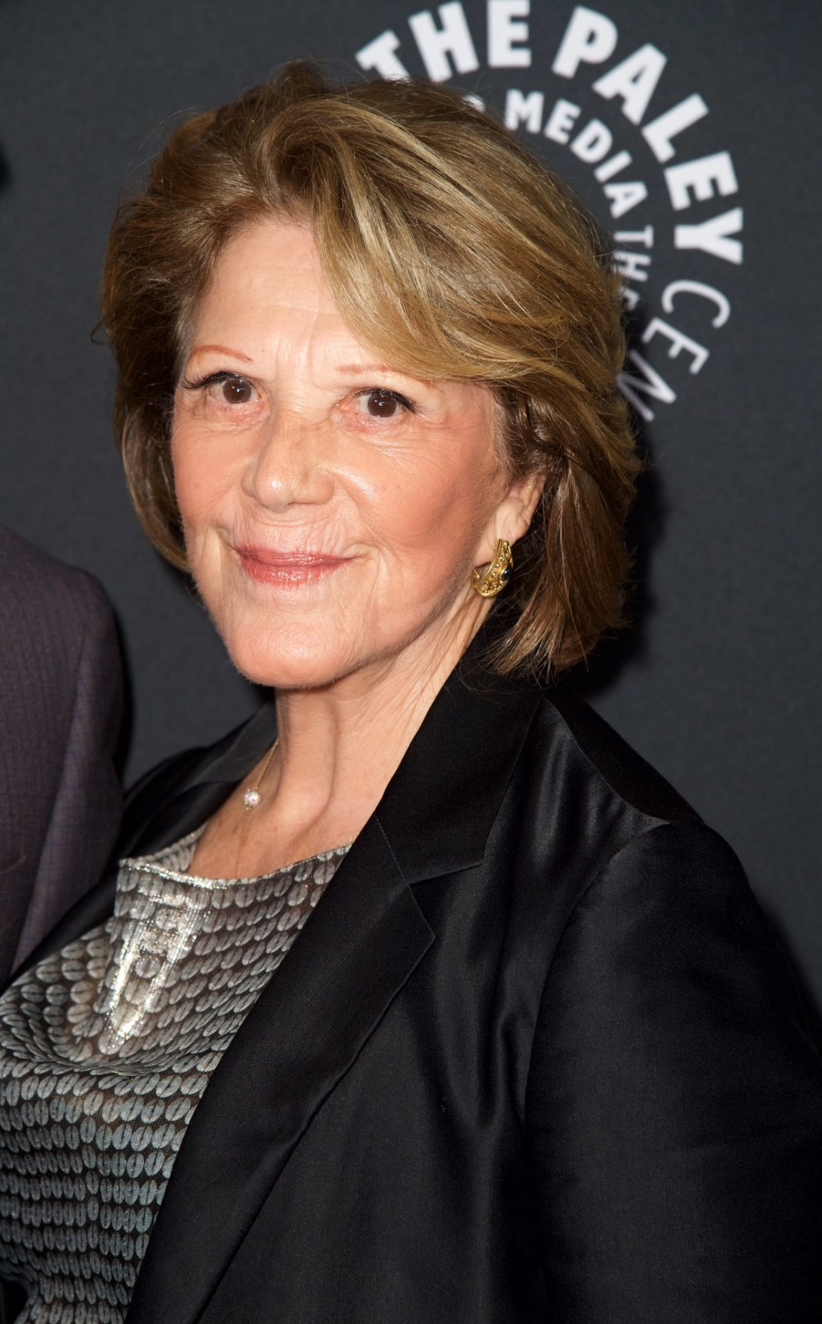 linda-lavin-height-age-body-measurements-wiki