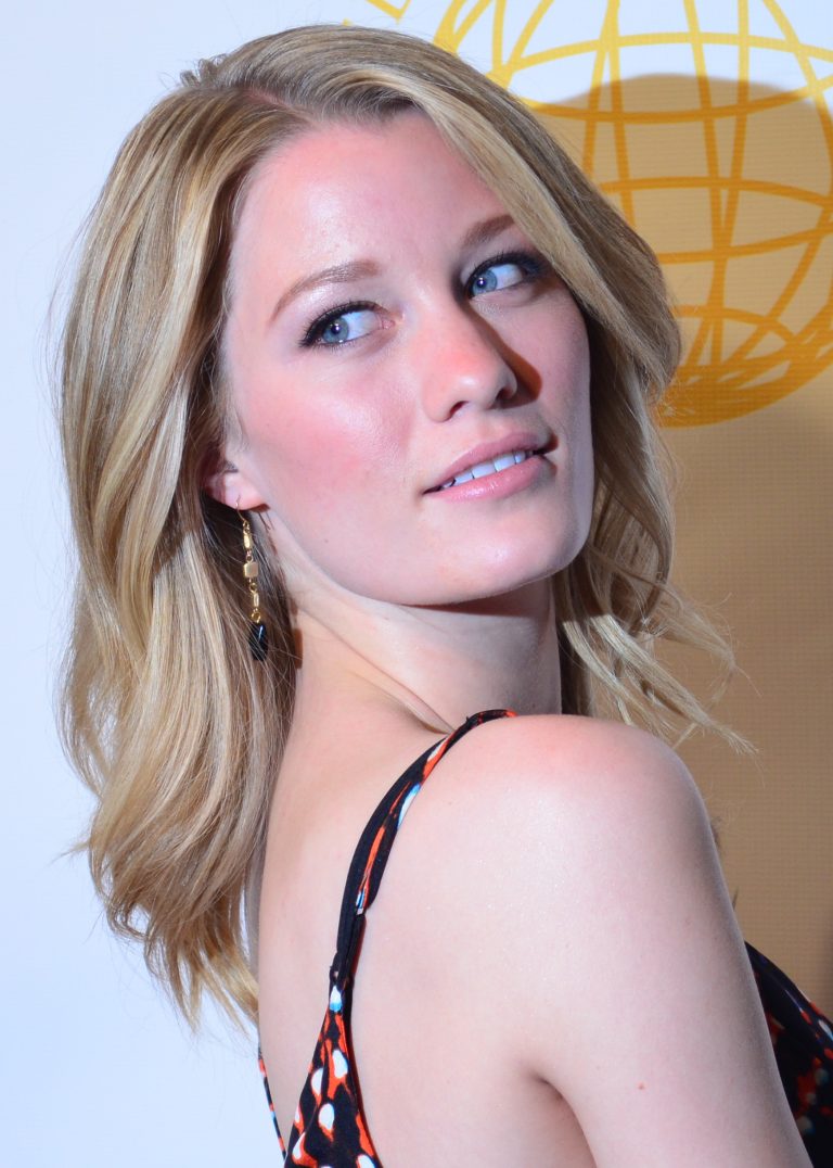 Ashley Hinshaw Height, Age, Body Measurements, Wiki