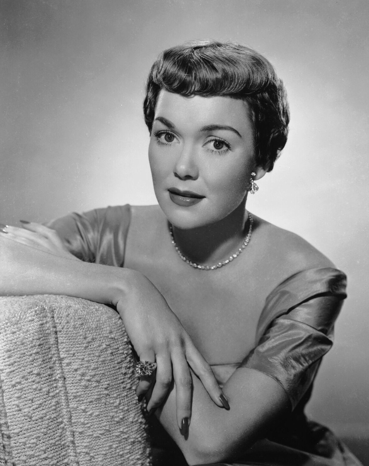 jane-wyman-height-age-body-measurements-wiki